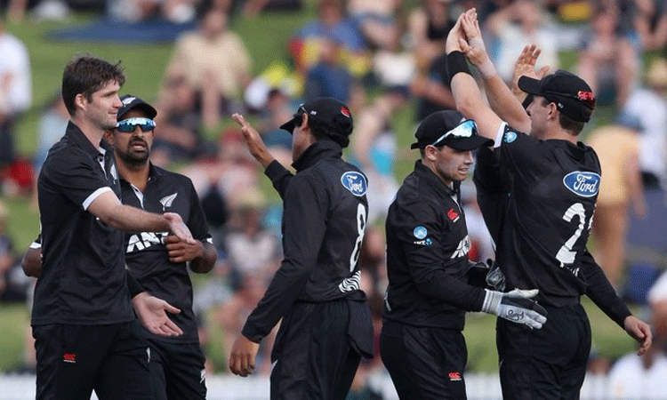new zealand beat sri lanka by 6 wickets